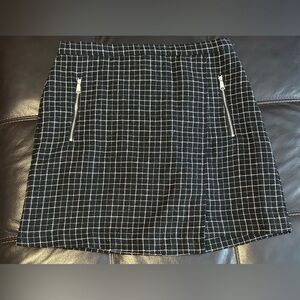 Elegant Black and White Checkered Mini Skirt